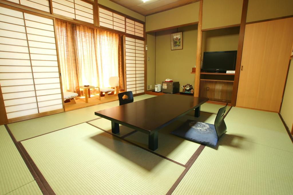 Imakuni Ryokan Такачихо Екстериор снимка